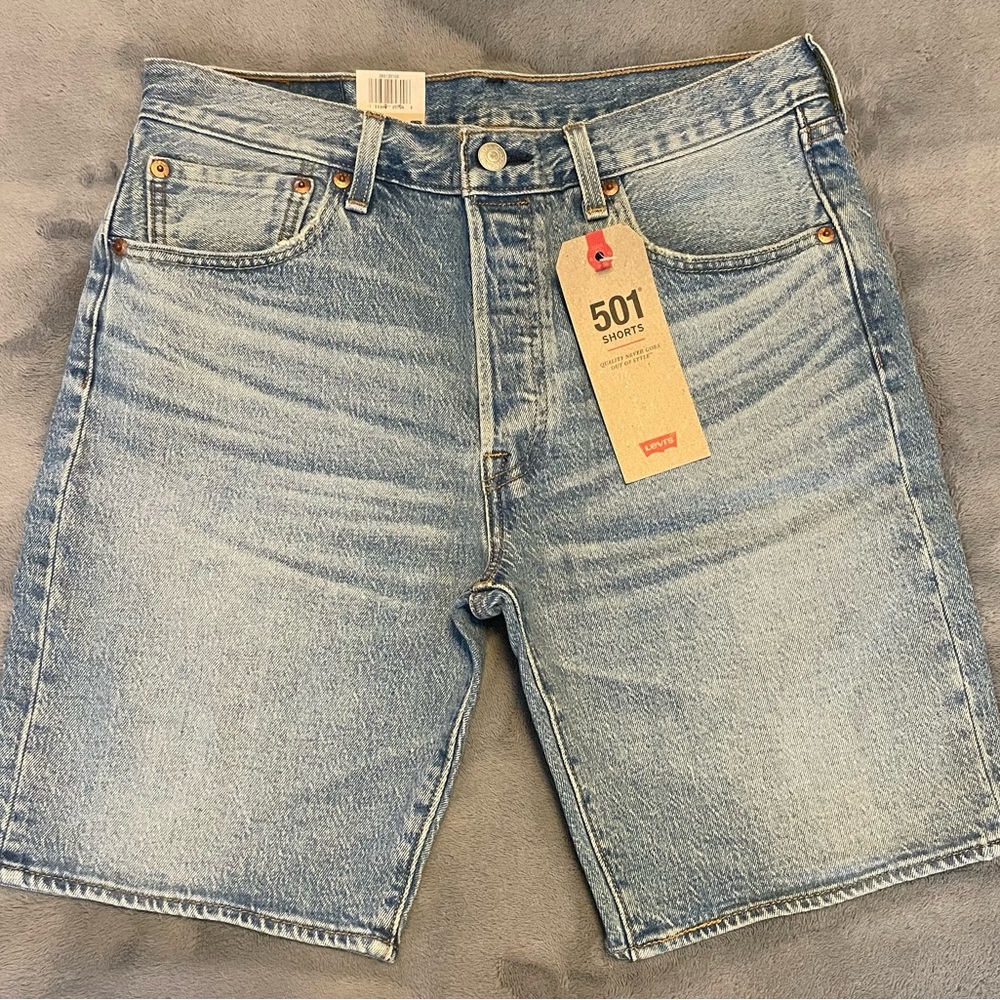 Levi's Men's Light Blue Denim Shorts